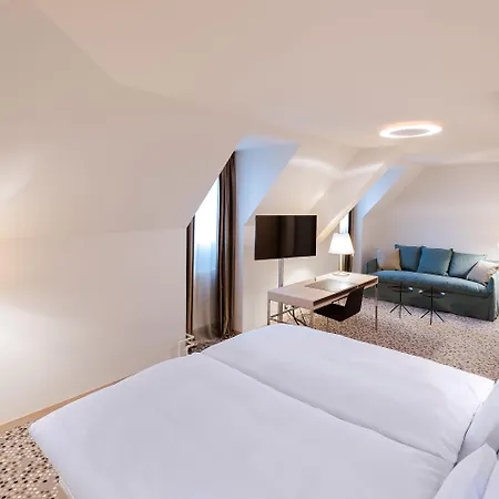 Savoy Hotel 4*