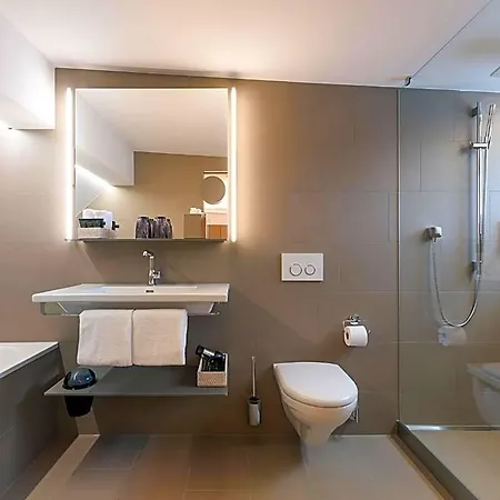 Savoy מלון 4*