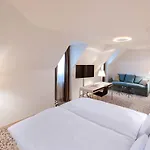 サボイ ホテル 4*